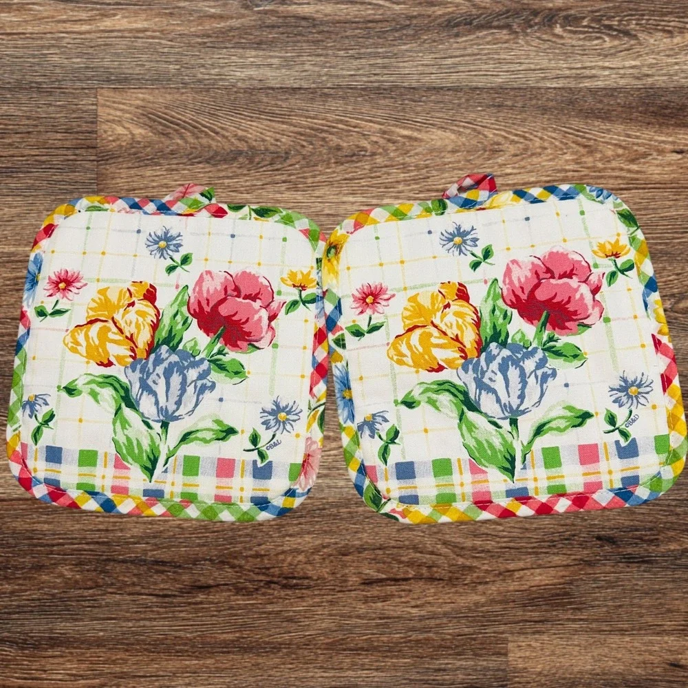Floral Cottagecore Potholders - 2 Piece - New Quilted